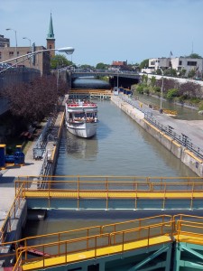 Tour boat going through the lock.