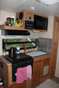 Shamrock Kitchen with Sink Cover