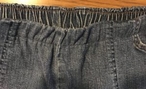Finished jeans shorts with waistband sewn down