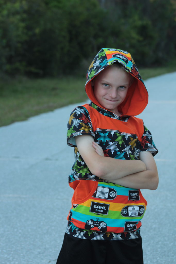 Color blocked pull over